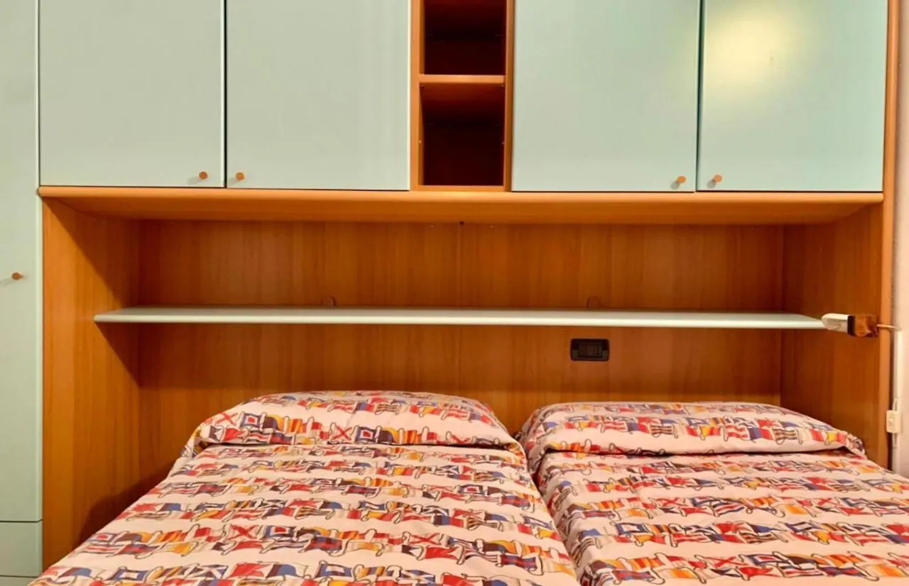 Agata Apartment - 250 M Dal Lago Di Garda - سيرمِيوني 0*,  إيطاليا